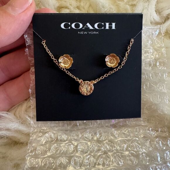 NWT Coach Open Circle Necklace And Tea Rose Stud Earrings Set - Picture 7 of 8